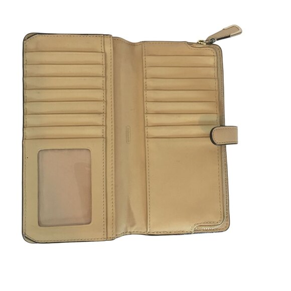 Coach Cream Leather Wallet With Multiple Card Slots & ID Window - Picture 2 of 8